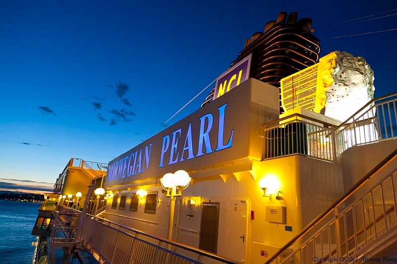 Norwegian_pearl_2.jpg